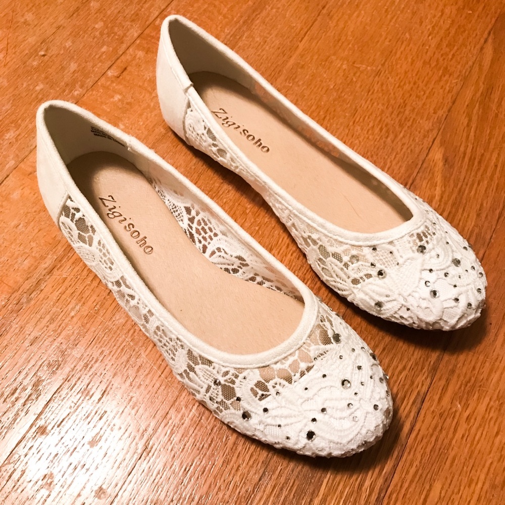 Zigi Soho White Lace Flats